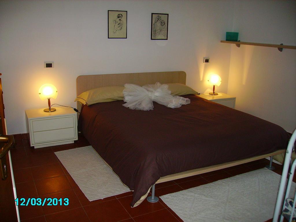 Villa C&C Lierna Ruang foto